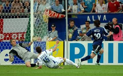 2006世界杯 小组赛第2轮 阿根廷（6-0）塞黑 梅西世界杯首球